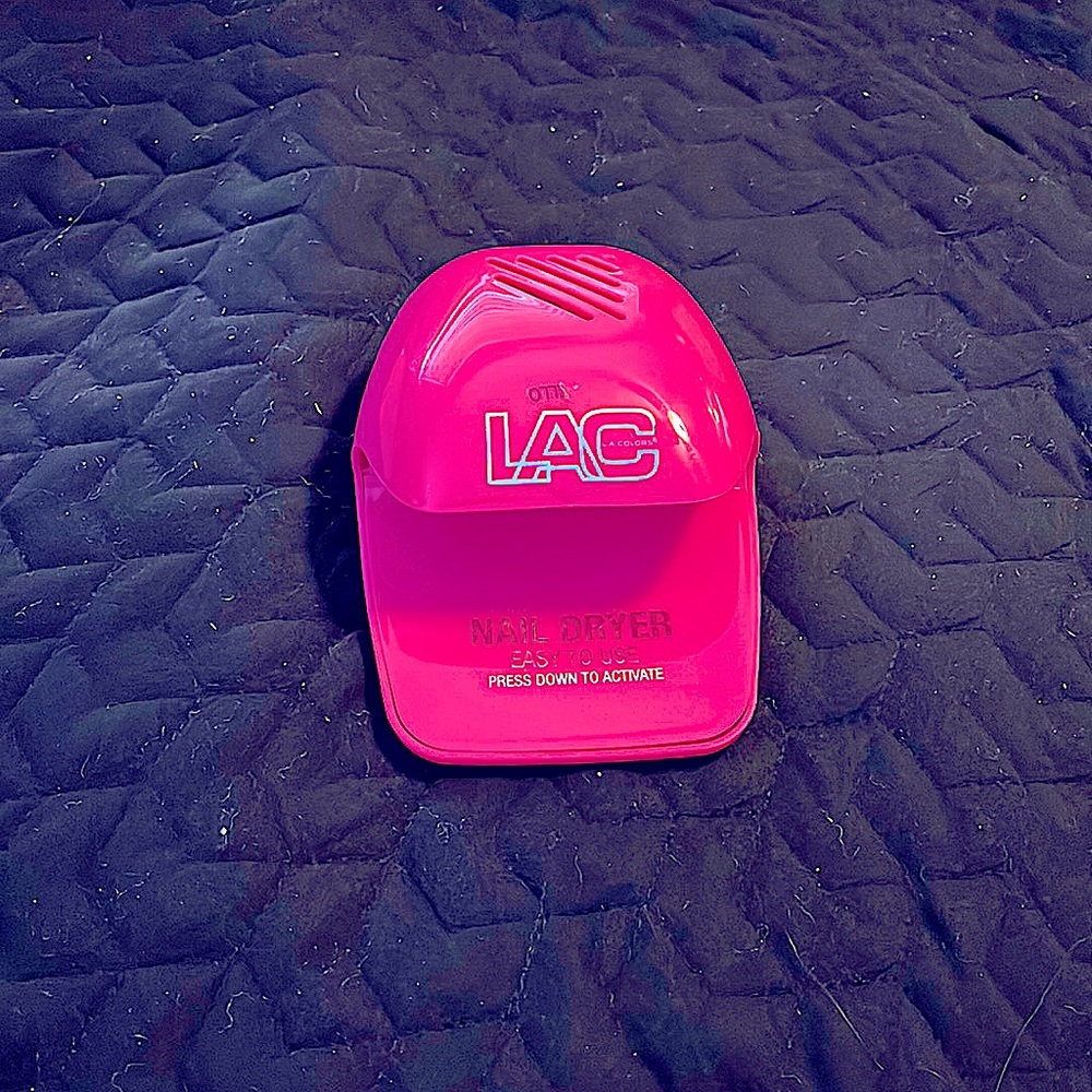 Nail dryer